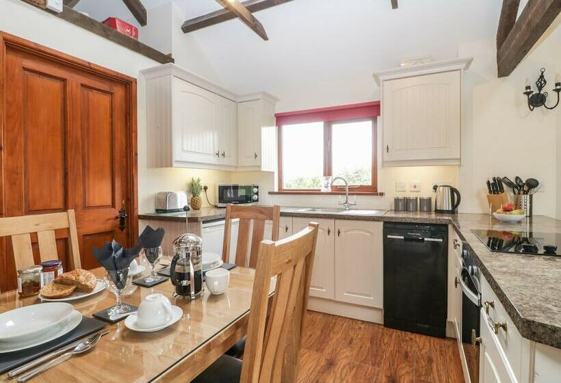 Walnut Cottage