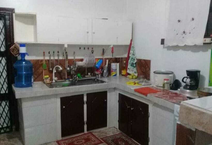 Hostal Los Primos   Hostel