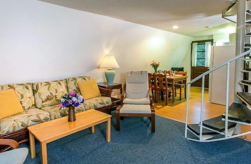 Cottages At The Even Tide Resort