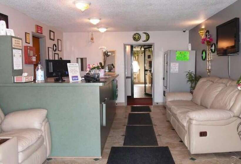 Отель American Inn & Suites