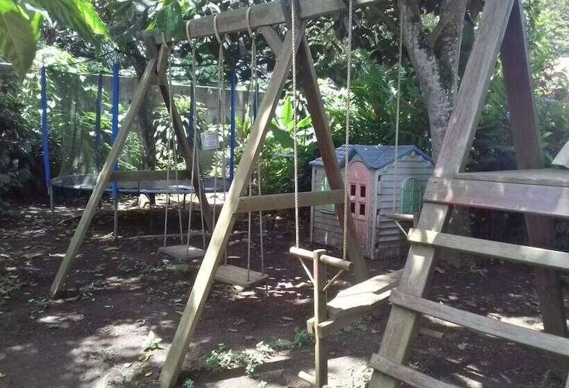 هتل El Pueblito De Don Luis