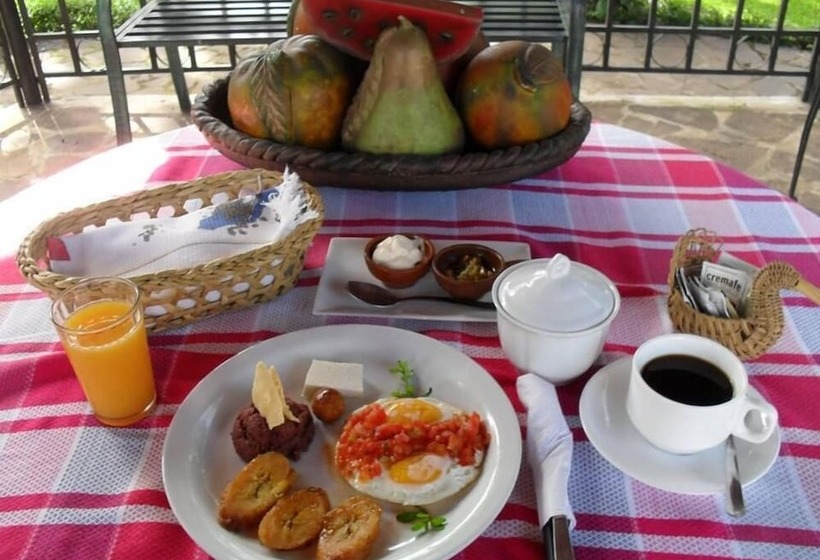 هتل El Pueblito De Don Luis