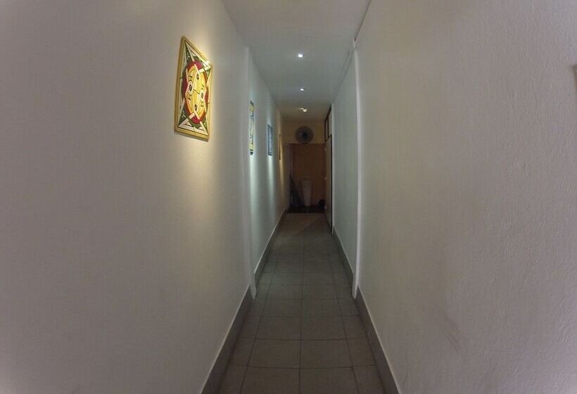 هتل Hôtel Le Dronmi