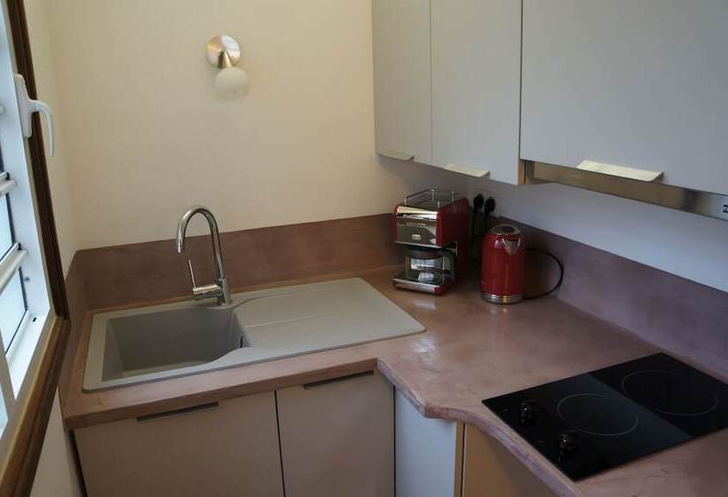 هتل Hôtel Le Dronmi