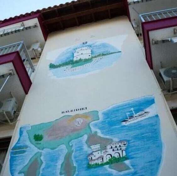 ホテル Niki Apartments