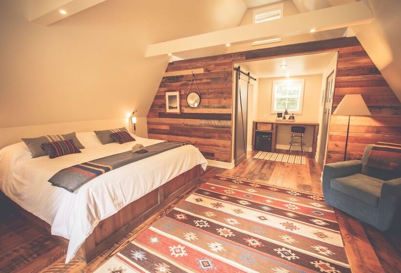 בית מלון כפרי Skeena Spey Riverside Wilderness & Lodge