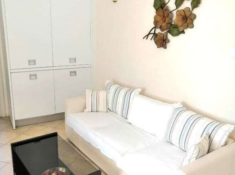 Pension (Hôtel basse catégorie) Artemisia Apartment