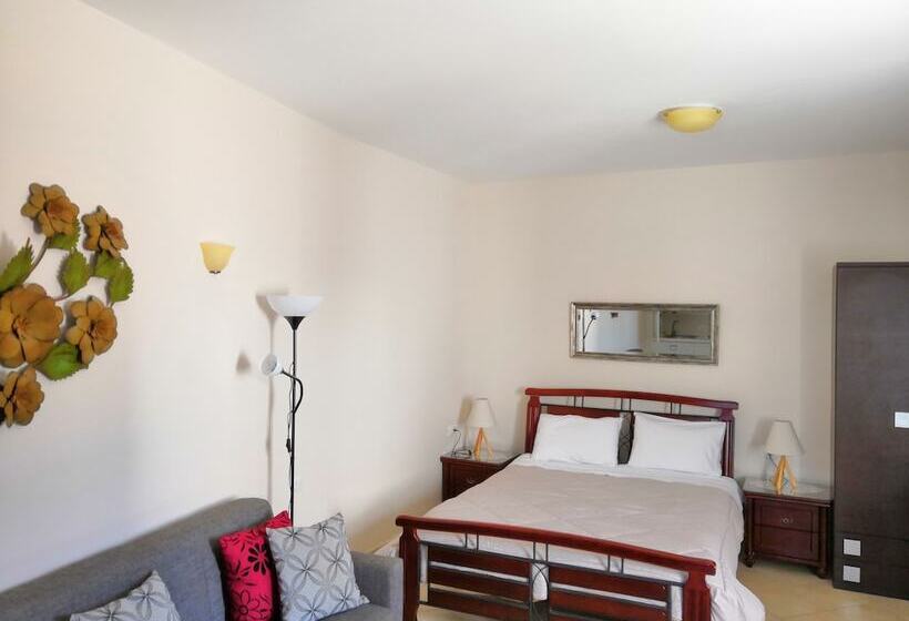 Pension (Hôtel basse catégorie) Artemisia Apartment
