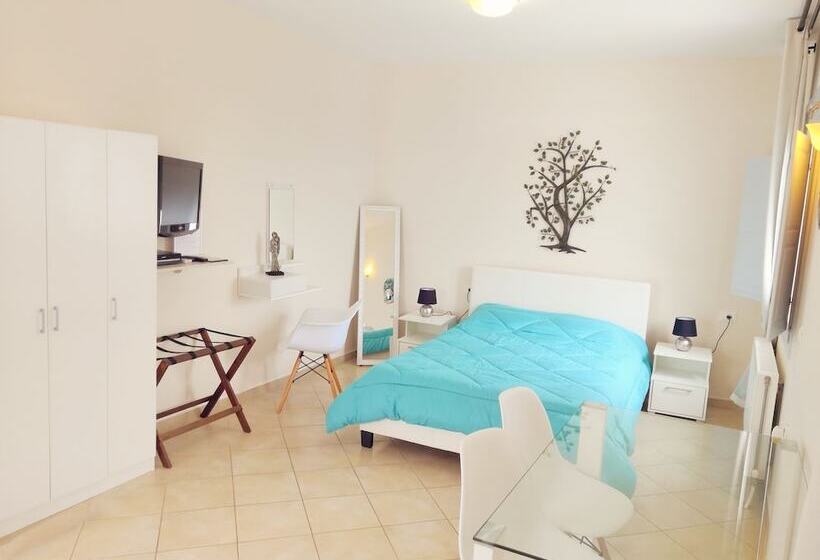 Pension (Hôtel basse catégorie) Artemisia Apartment