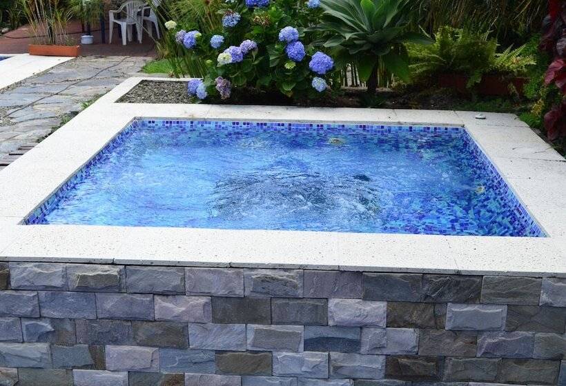 پانسیون Espectacular Chalet Con Piscina