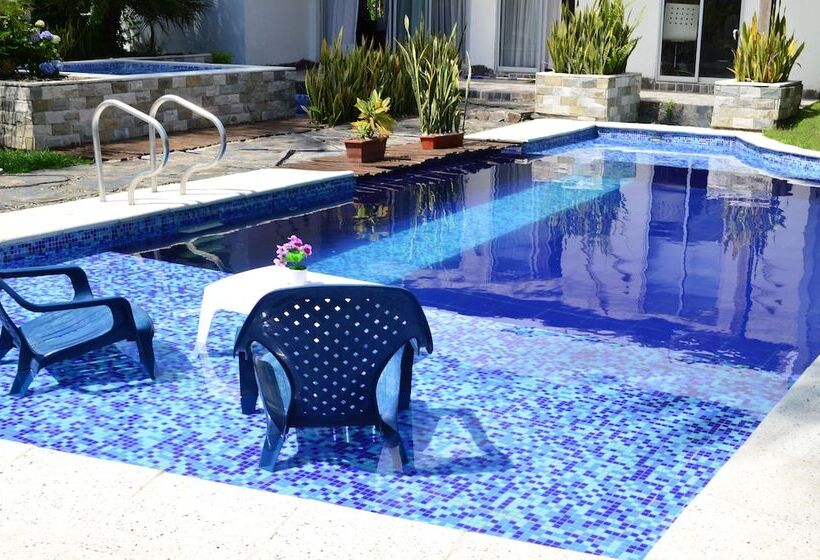 پانسیون Espectacular Chalet Con Piscina