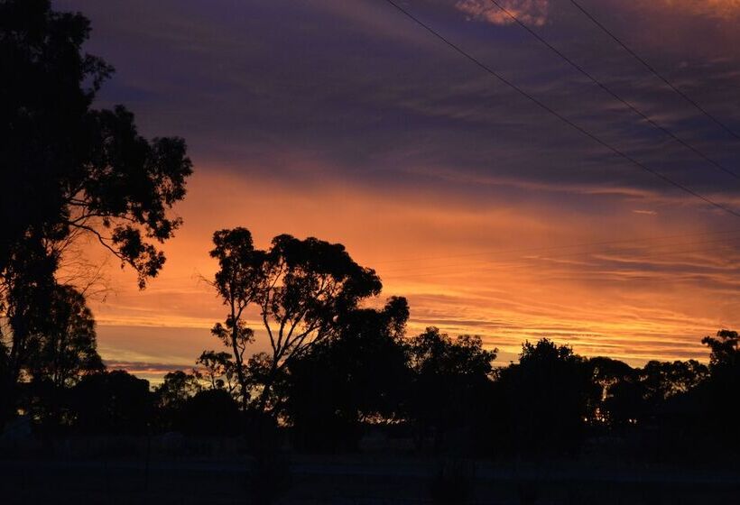 Yarrawonga Riverlands Tourist Park