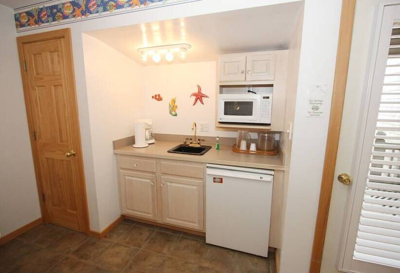 ベッドアンドブレックファースト Courtyard Villas On Silver Lake Harbor