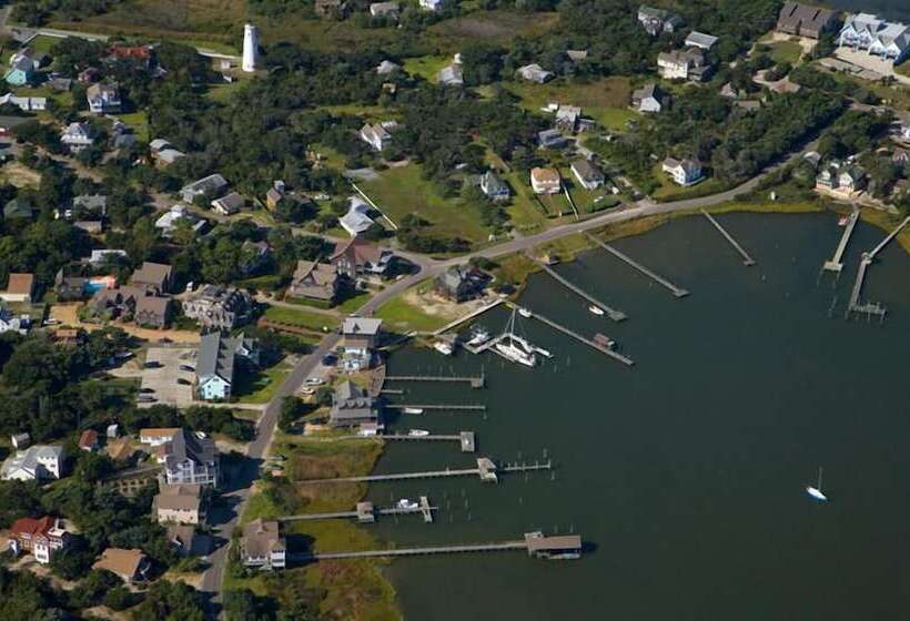 ベッドアンドブレックファースト Courtyard Villas On Silver Lake Harbor