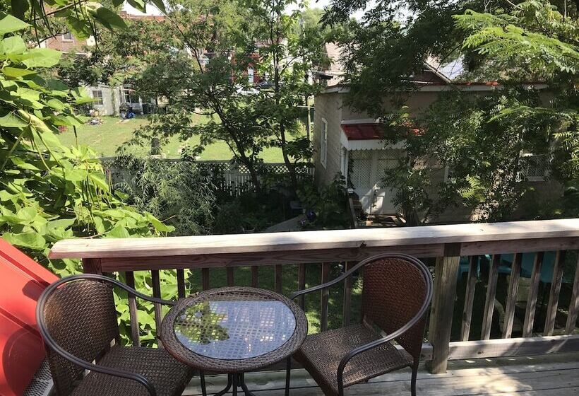 住宿加早餐  Historic Iron Horse Inn
