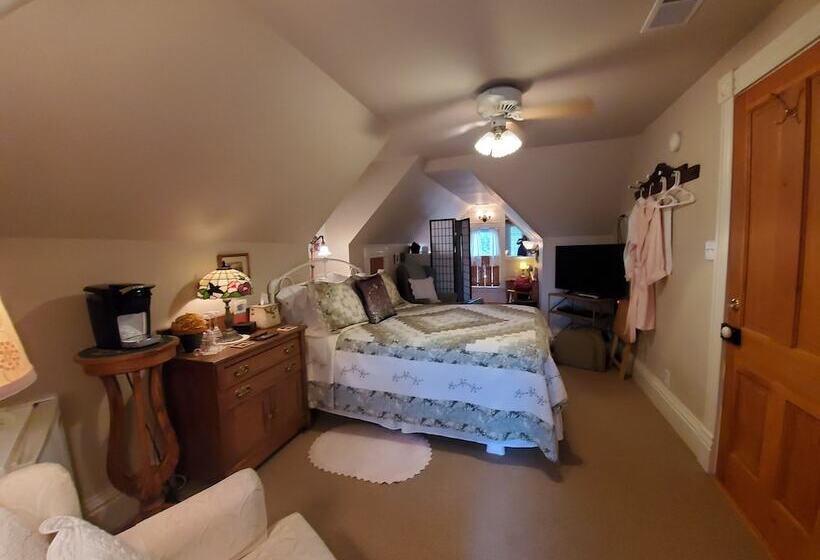 住宿加早餐  Historic Iron Horse Inn