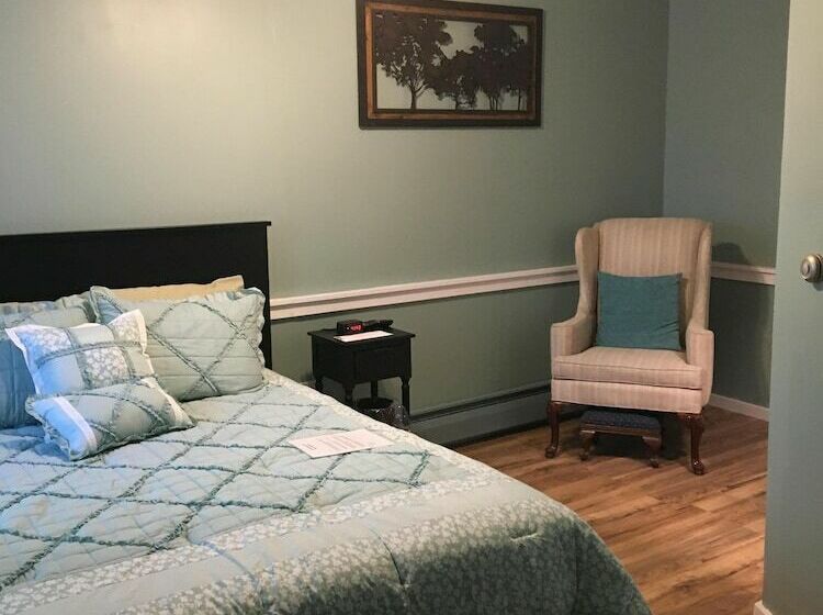 تختخواب و صبحانه Tuckernuck Inn