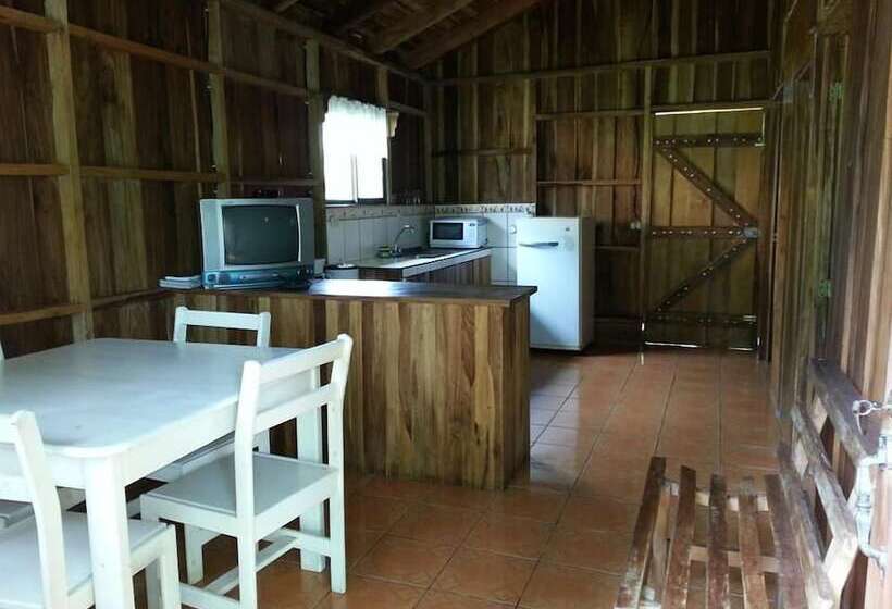هتل Cabinas La Catarata