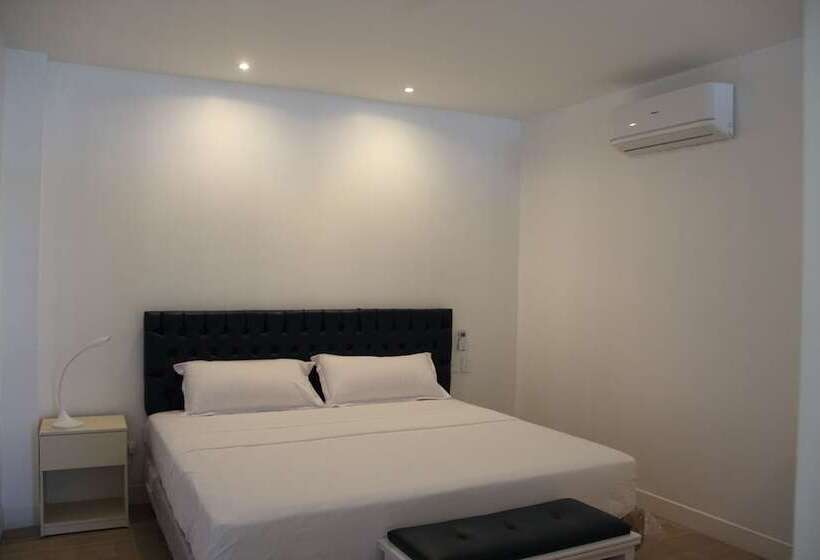 هتل City Plaza Salinas