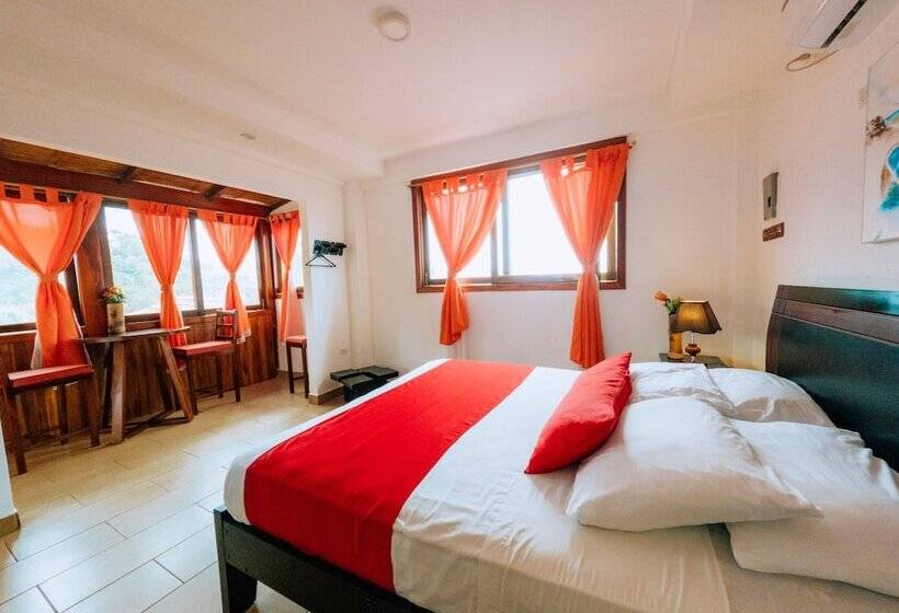 هتل Oceanic Hosteria Y Restaurante