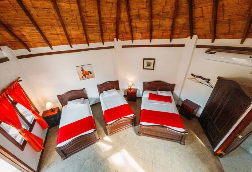 هتل Oceanic Hosteria Y Restaurante