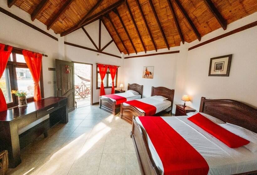 هتل Oceanic Hosteria Y Restaurante