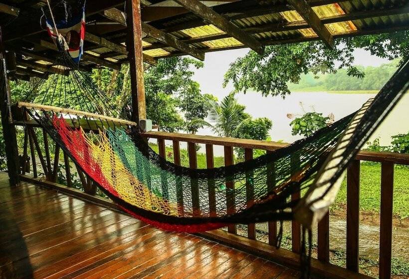 فندق Tapir Lodge