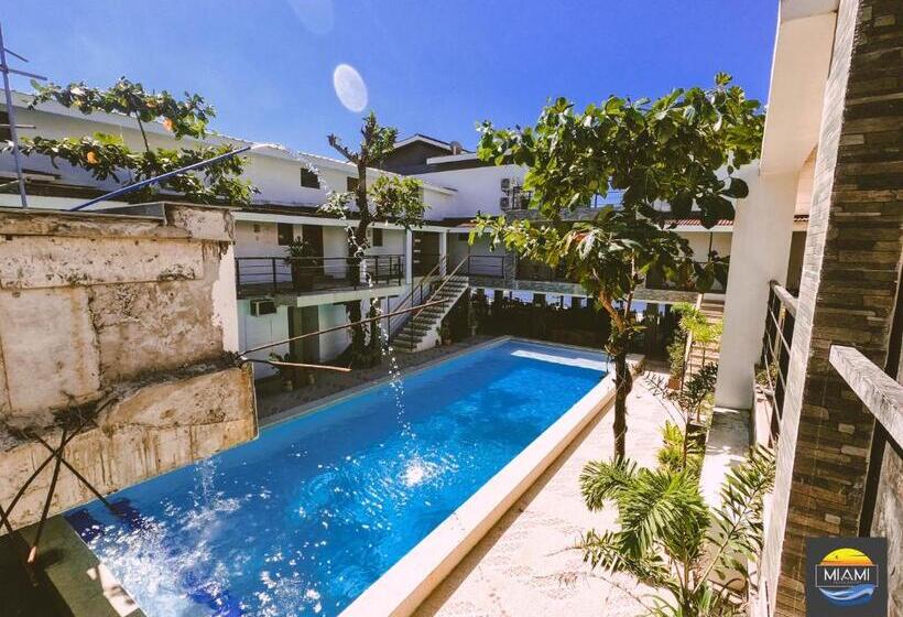 فندق Miami Heat Beach Resort