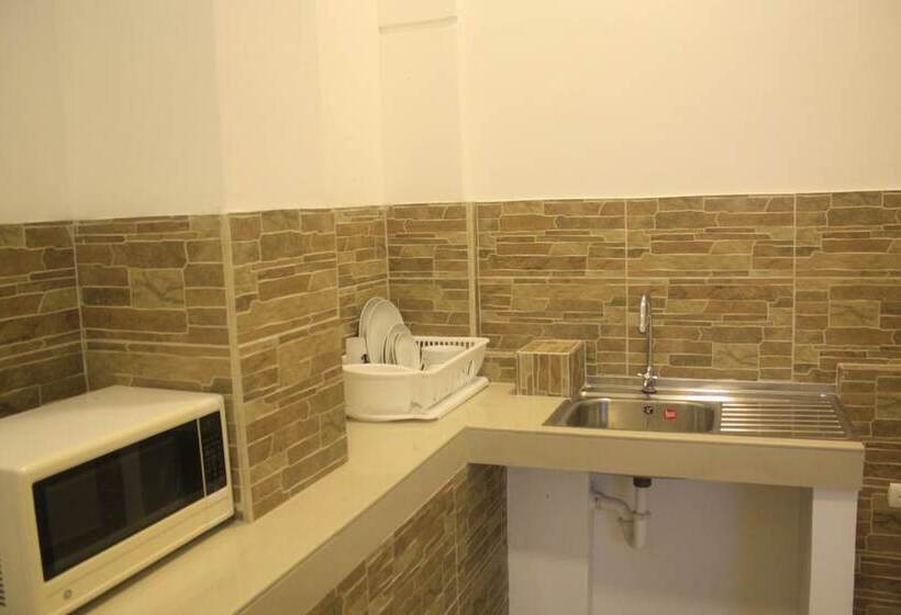 پانسیون Chawpi Lodge