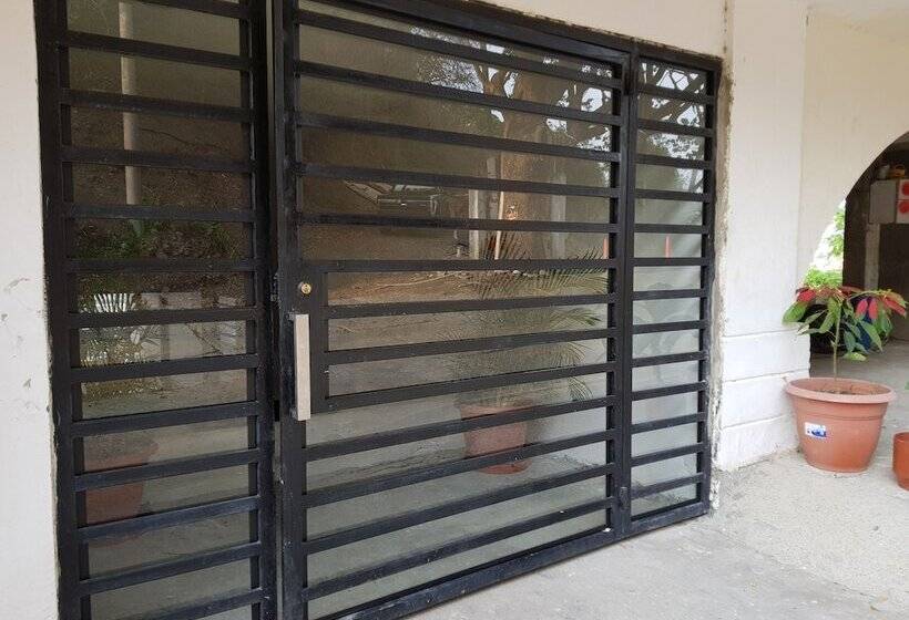 پانسیون Chawpi Lodge