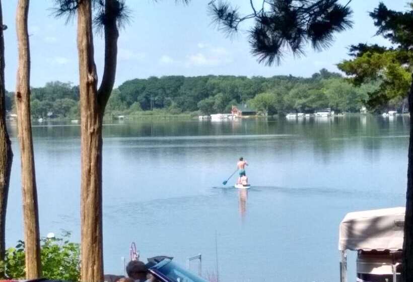 פנסיון Lake Ripley Lodge W Lake Front Rooms, Grand Porch, Kayaks & Paddleboard