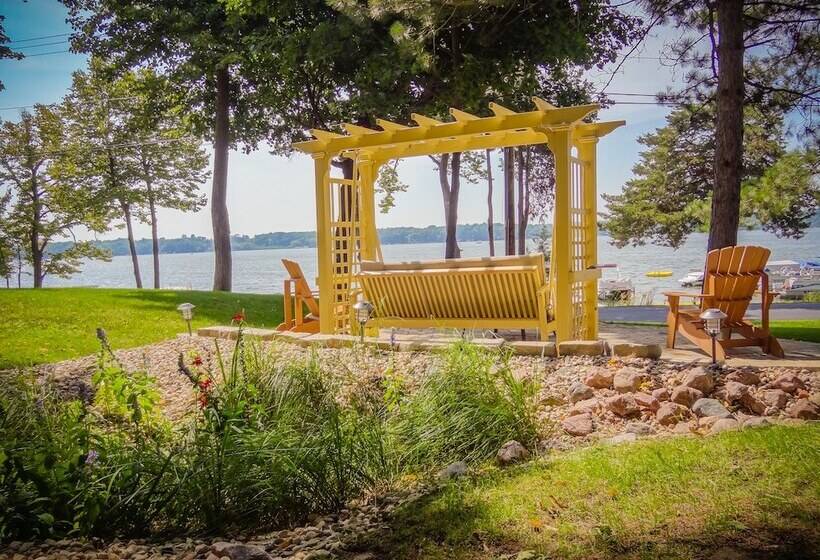 פנסיון Lake Ripley Lodge W Lake Front Rooms, Grand Porch, Kayaks & Paddleboard