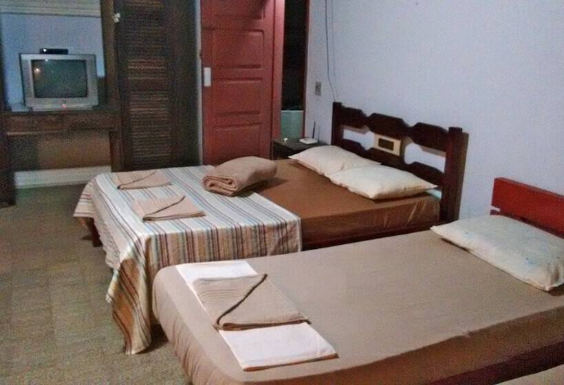 Saqua Beach Hostel