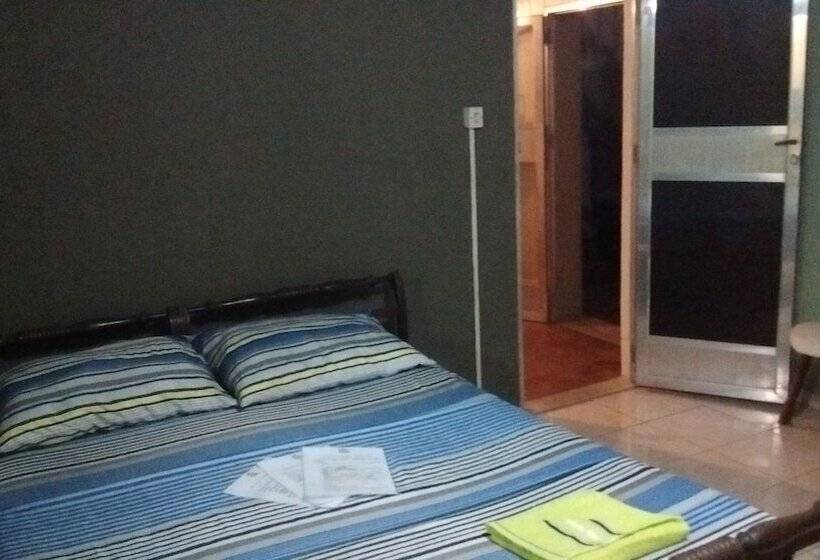Saqua Beach Hostel