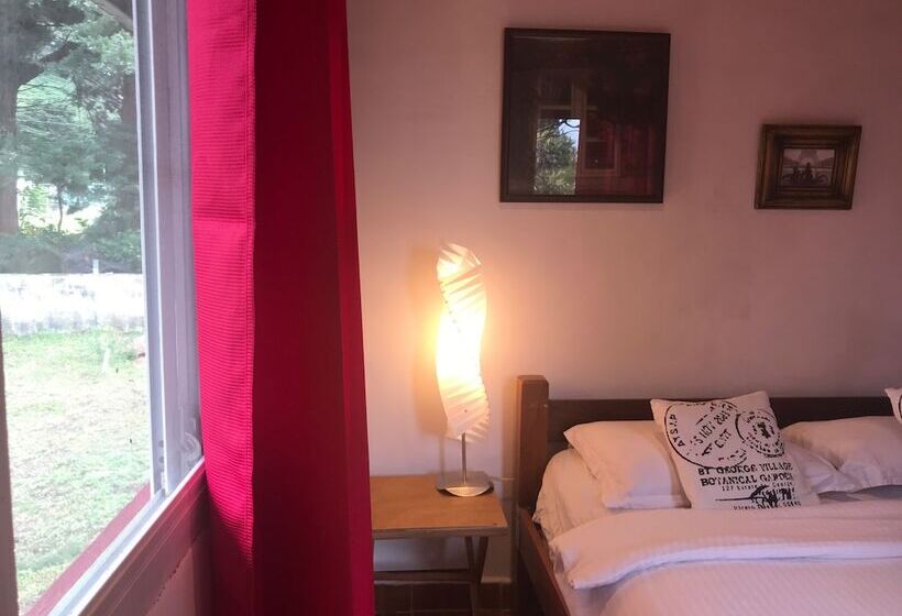 צימר La Petite Maison Cabañas & Hostal