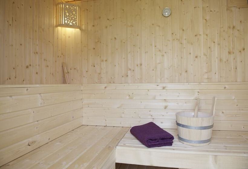 تختخواب و صبحانه Lotus Bb & Spa   Indre Ro Yoga
