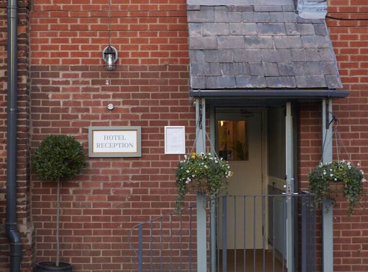 Castle Hotel By Greene King Inns