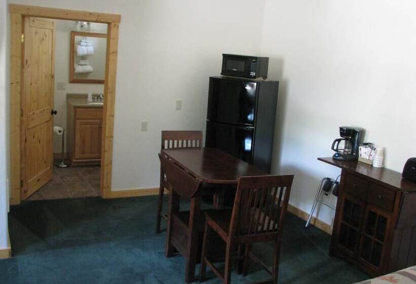 Evergreen Motel
