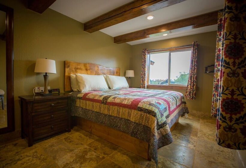 هتل Baycrest Lodge