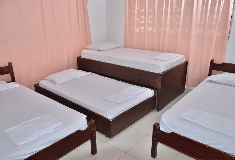 هتل Cabañas Venecia