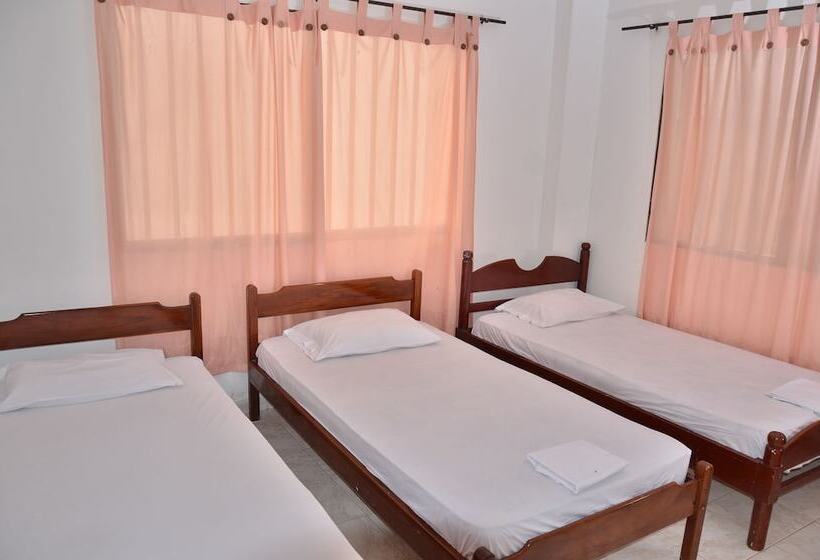 هتل Cabañas Venecia