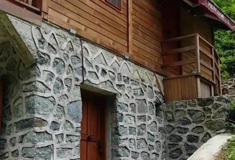 هتل Mencuna Konaklari