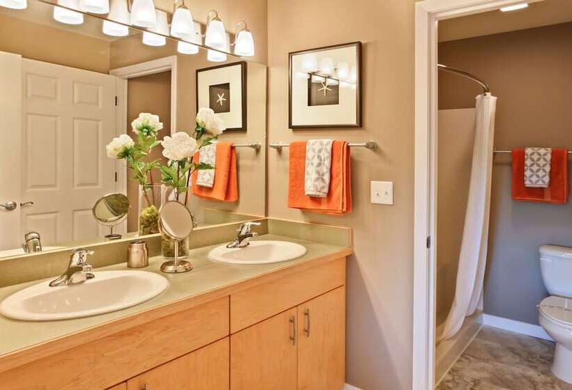 فندق Outlook Condos At Oyhut Bay Resort