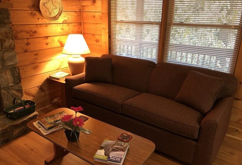 Misty Creek Log Cabins