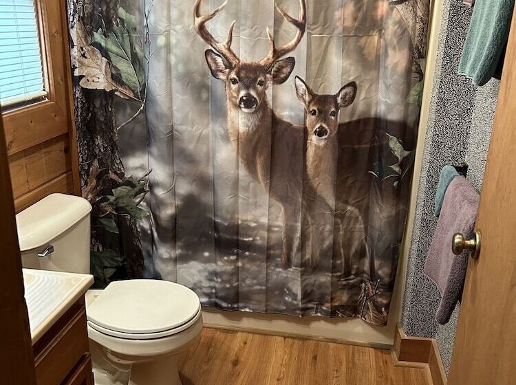 Misty Creek Log Cabins