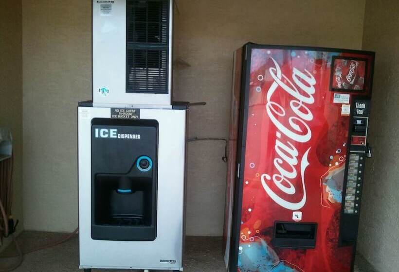 מוטל Royal Inn Pearsall