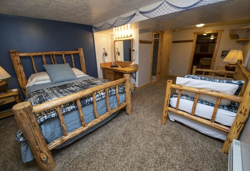 Snowberry Inn Bed & Breakfast