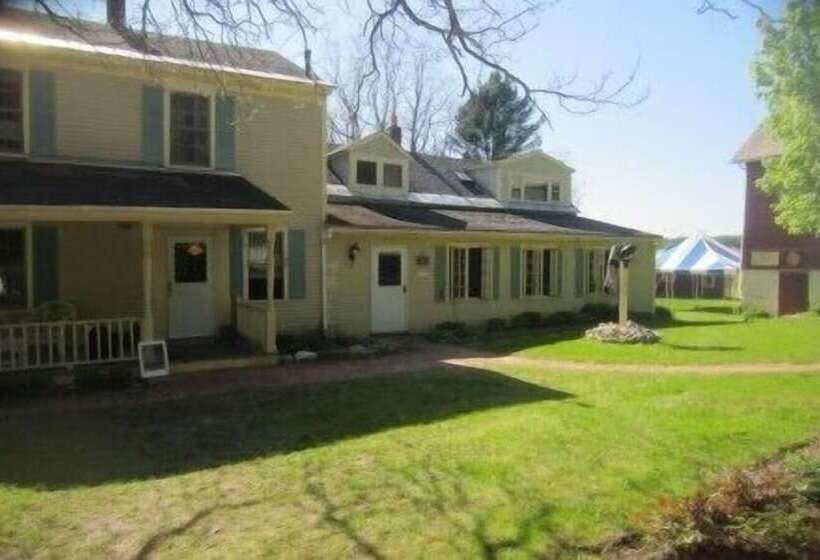 مبيت وإفطار Inn At Neshobe River