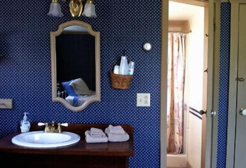 مبيت وإفطار Inn At Neshobe River