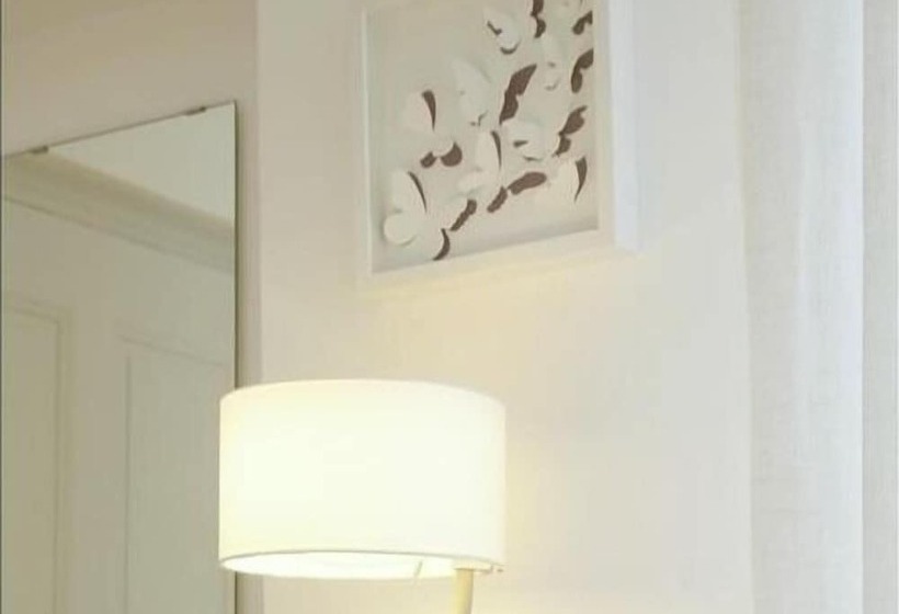 تختخواب و صبحانه La Maison Rouge D Uzes